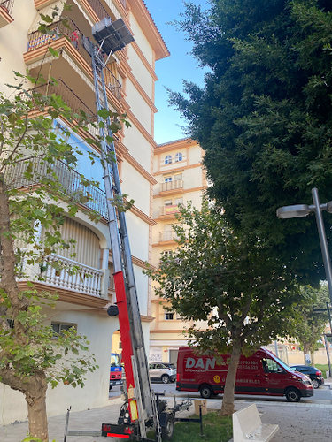 Logo de Guardamuebles en Málaga - Dan